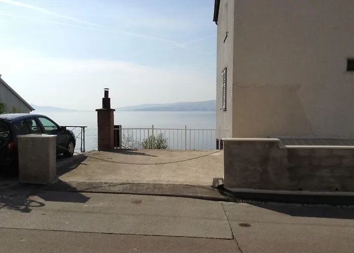 Apartment Domines